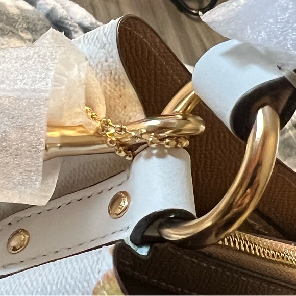 Coach Brand New!! - Picture 6 of 9